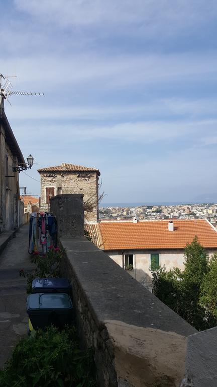 Torrione San Lorenzo Terracina Esterno foto